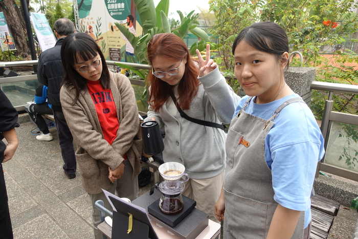 2025/3/19 街頭音樂會X手沖咖啡體驗活動X趣味夜燈彩繪DIY活動圖片