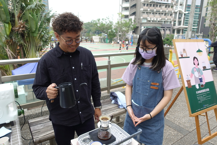 2025/3/19 街頭音樂會X手沖咖啡體驗活動X趣味夜燈彩繪DIY活動圖片