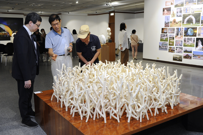 2026/5/8「那片礁」鄭宏南個展開幕活動圖片