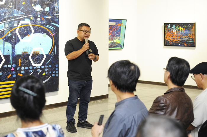 洪明爵人類世之下多元共生個展圖片