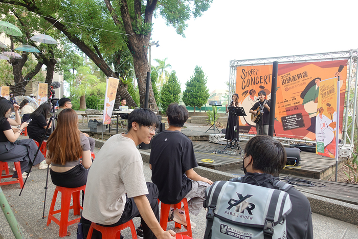 2025/10/29街頭音樂會X「傘不住的創意」雨傘塗鴉X手沖咖啡體驗活動圖片