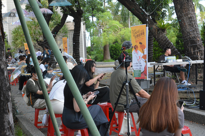 2025/10/29街頭音樂會X「傘不住的創意」雨傘塗鴉X手沖咖啡體驗活動圖片