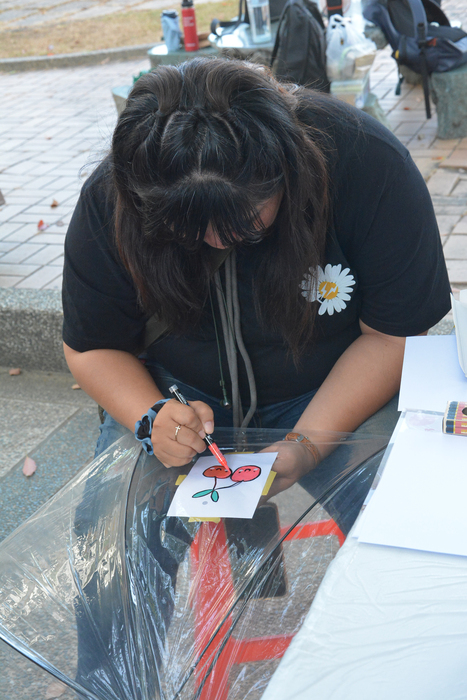 2025/10/29街頭音樂會X「傘不住的創意」雨傘塗鴉X手沖咖啡體驗活動圖片