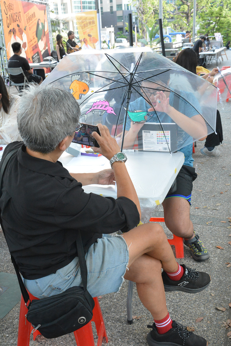 2025/10/29街頭音樂會X「傘不住的創意」雨傘塗鴉X手沖咖啡體驗活動圖片