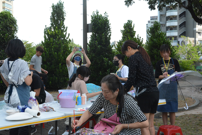 2025/10/29街頭音樂會X「傘不住的創意」雨傘塗鴉X手沖咖啡體驗活動圖片