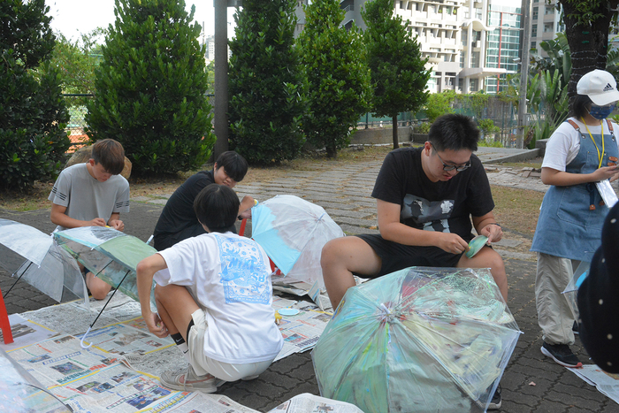 2025/10/29街頭音樂會X「傘不住的創意」雨傘塗鴉X手沖咖啡體驗活動圖片