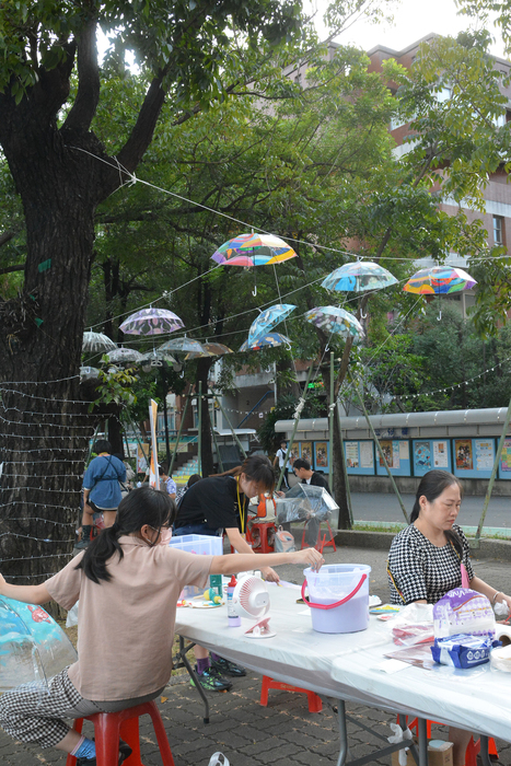 2025/10/29街頭音樂會X「傘不住的創意」雨傘塗鴉X手沖咖啡體驗活動圖片