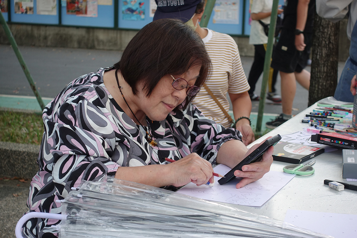 2025/10/29街頭音樂會X「傘不住的創意」雨傘塗鴉X手沖咖啡體驗活動圖片