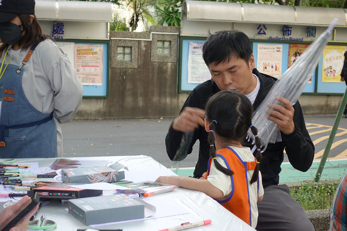 2025/10/29街頭音樂會X「傘不住的創意」雨傘塗鴉X手沖咖啡體驗活動圖片
