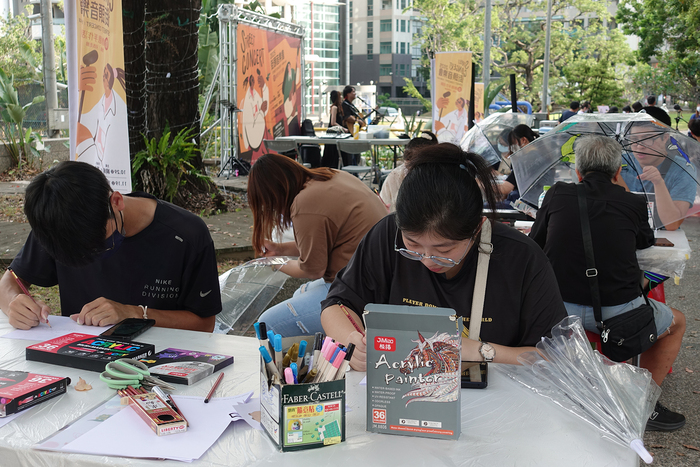 2025/10/29街頭音樂會X「傘不住的創意」雨傘塗鴉X手沖咖啡體驗活動圖片