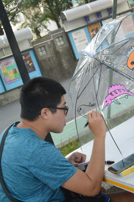 2025/10/29街頭音樂會X「傘不住的創意」雨傘塗鴉X手沖咖啡體驗活動圖片