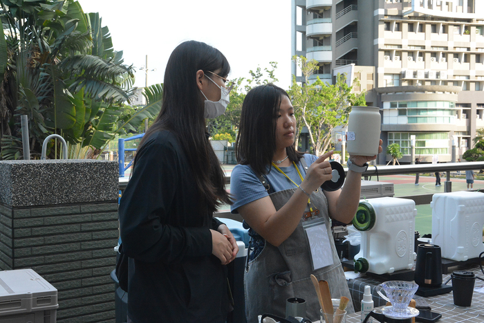 2025/10/29街頭音樂會X「傘不住的創意」雨傘塗鴉X手沖咖啡體驗活動圖片