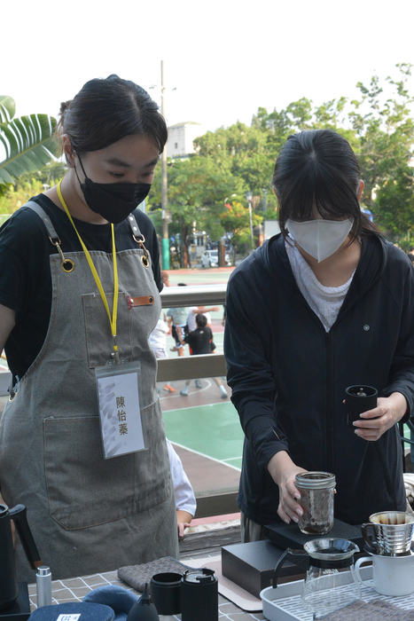 2025/10/29街頭音樂會X「傘不住的創意」雨傘塗鴉X手沖咖啡體驗活動圖片