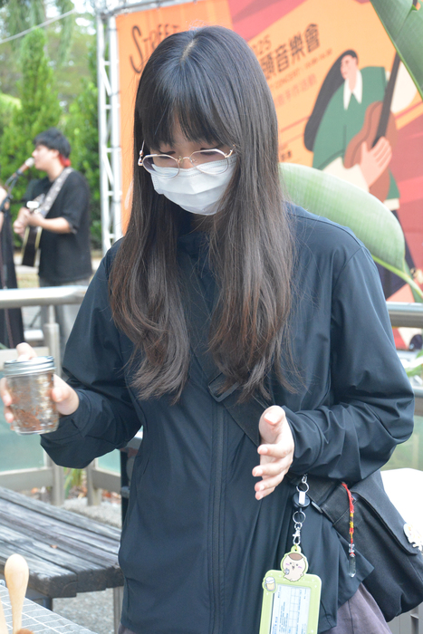 2025/10/29街頭音樂會X「傘不住的創意」雨傘塗鴉X手沖咖啡體驗活動圖片