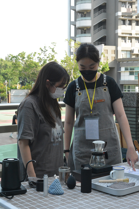 2025/10/29街頭音樂會X「傘不住的創意」雨傘塗鴉X手沖咖啡體驗活動圖片