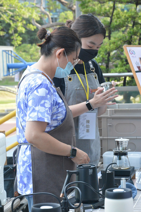 2025/10/29街頭音樂會X「傘不住的創意」雨傘塗鴉X手沖咖啡體驗活動圖片