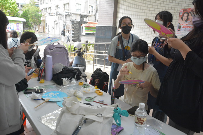 2026/4/1 浮影流光：水拓印染藝術扇創作DIY圖片