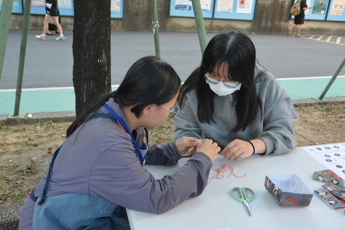 20251217-街頭音樂會-阿妹 vs. KB彈唱阿彥X手沖咖啡體驗活動X手感毛線吊飾創作圖片