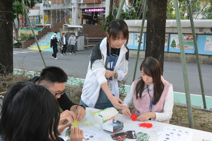 20251217-街頭音樂會-阿妹 vs. KB彈唱阿彥X手沖咖啡體驗活動X手感毛線吊飾創作圖片