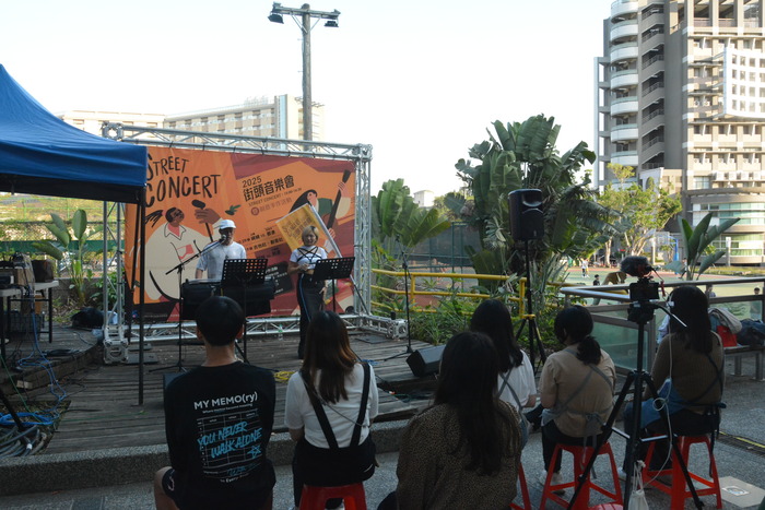 20251217-街頭音樂會-阿妹 vs. KB彈唱阿彥X手沖咖啡體驗活動X手感毛線吊飾創作圖片