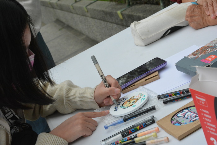 20251119-街頭音樂會-弦舞吉他社 × 創音社X手沖咖啡體驗活動X插畫風杯墊創作圖片