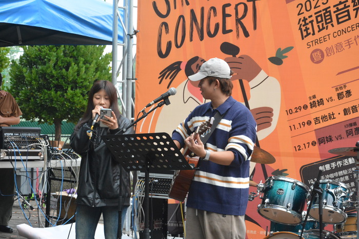 20251119-街頭音樂會-弦舞吉他社 × 創音社X手沖咖啡體驗活動X插畫風杯墊創作圖片