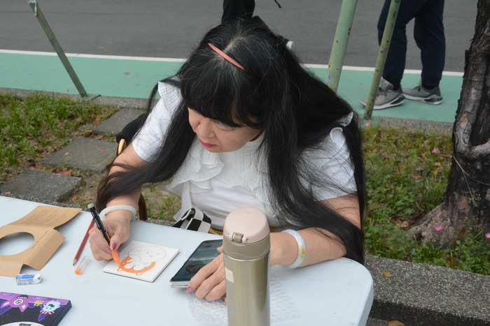 20251119-街頭音樂會-弦舞吉他社 × 創音社X手沖咖啡體驗活動X插畫風杯墊創作圖片