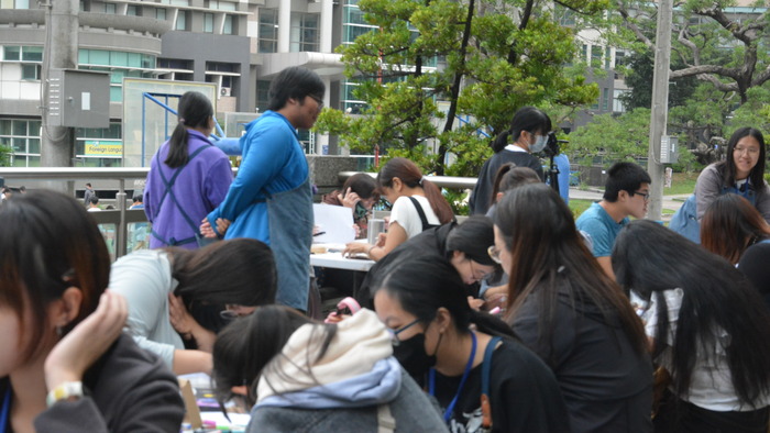 20251119-街頭音樂會-弦舞吉他社 × 創音社X手沖咖啡體驗活動X插畫風杯墊創作圖片