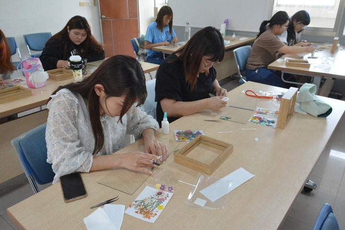 2026/4/22「時光凝花」壓花告示牌手作體驗圖片