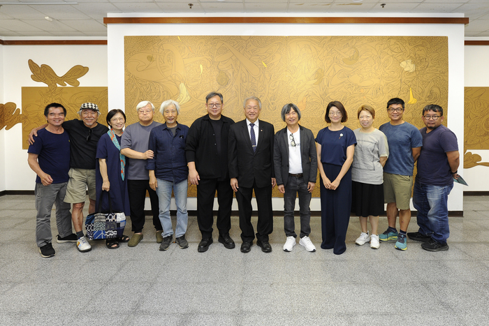 梁任宏《吹牛皮在紙上》圖片