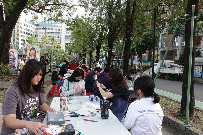 2026/3/11校園街頭音樂會X多巴胺製造所：手繪熱縮片吊飾X咖啡手沖體驗圖片