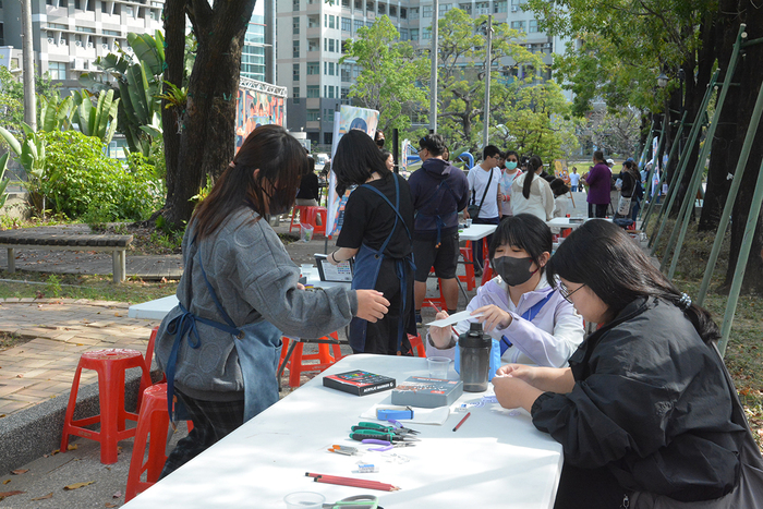 2026/3/11校園街頭音樂會X多巴胺製造所：手繪熱縮片吊飾X咖啡手沖體驗圖片