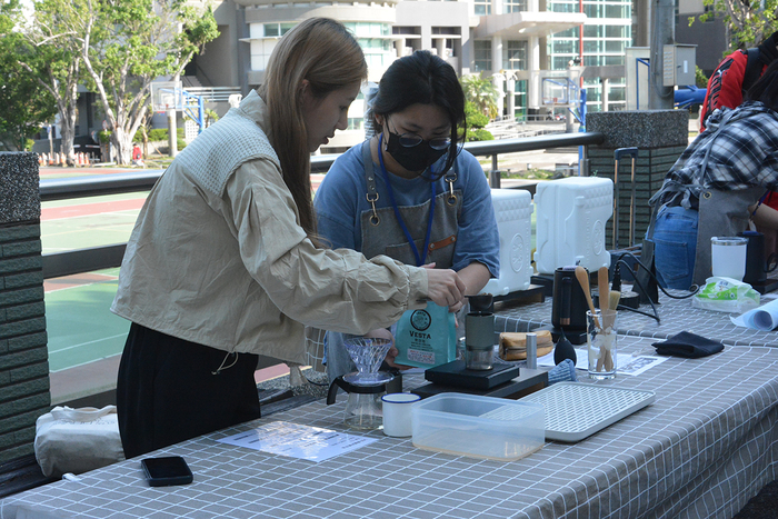 2026/3/11校園街頭音樂會X多巴胺製造所：手繪熱縮片吊飾X咖啡手沖體驗圖片