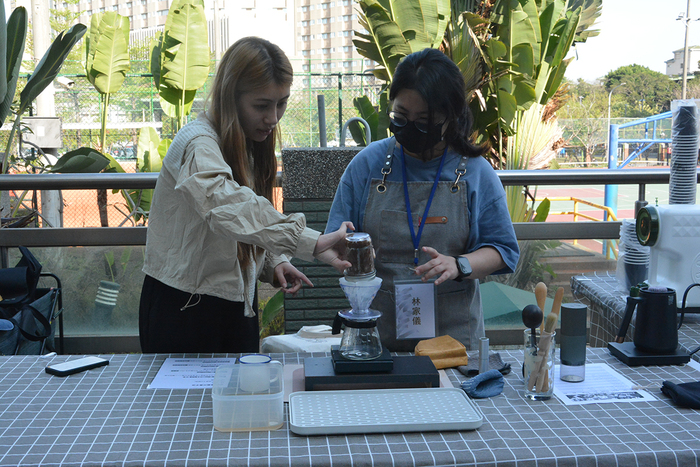 2026/3/11校園街頭音樂會X多巴胺製造所：手繪熱縮片吊飾X咖啡手沖體驗圖片