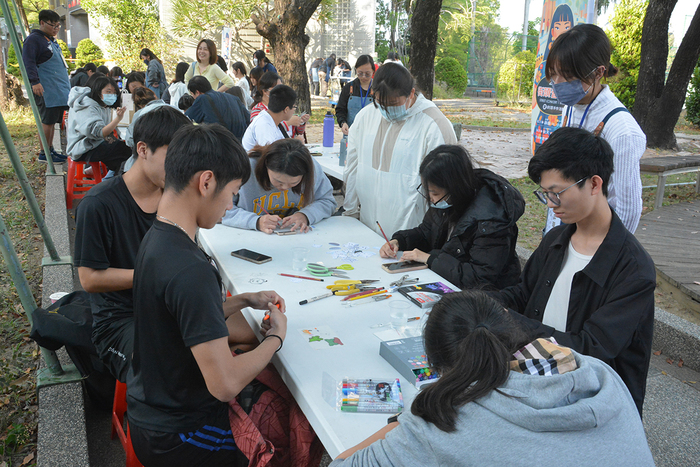 2026/3/11校園街頭音樂會X多巴胺製造所：手繪熱縮片吊飾X咖啡手沖體驗圖片
