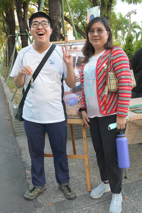 2026/3/11校園街頭音樂會X多巴胺製造所：手繪熱縮片吊飾X咖啡手沖體驗圖片